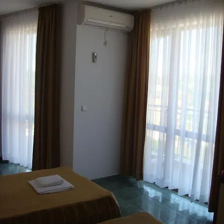 Otel Svetlana 2*